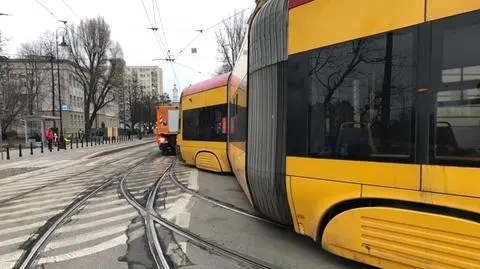 Tramwaj wjeżdżał do zajezdni. Na zakręcie wypadł z torów 