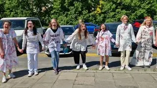 Aktywistki protestują przeciwko zbrodniom rosyjskim na Ukrainie