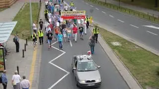 Przemarsz manifestujących taksówkarzy