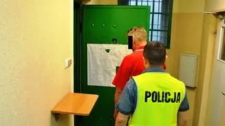 Ścigany listem gończym schował się za szafą