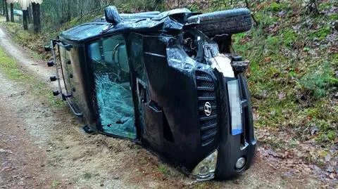 Ukradł auto, rozbił je i porzucił. Za chwilę drugi złodziej zrobił to samo 