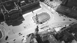 Plac Teatralny w 1944 roku, przed wybuchem Powstania Warszawskiego