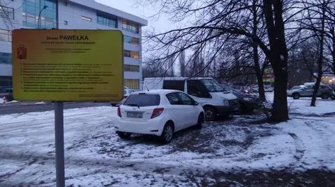 Zrobili parking ze skweru. "Nie szanują miejsca pamięci"