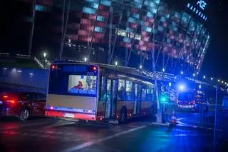 Miejski autobus zawiózł pacjentów do Szpitala Narodowego