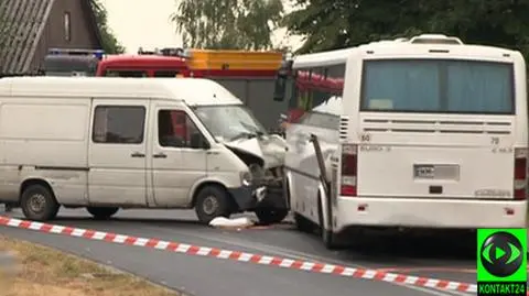 Czołowe zderzenie busa z autobusem