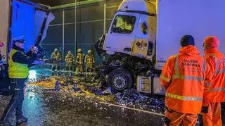 Zderzenie dwóch ciężarówek na A2