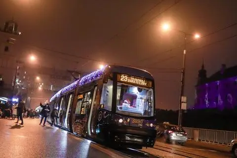 Autobusy i tramwaje będą kursować częściej przed świętami