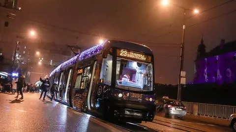 Wsiadł do tramwaju, "nie wiedział, dokąd i po co jechał". Strażnicy miejscy pomogli seniorowi z Legionowa