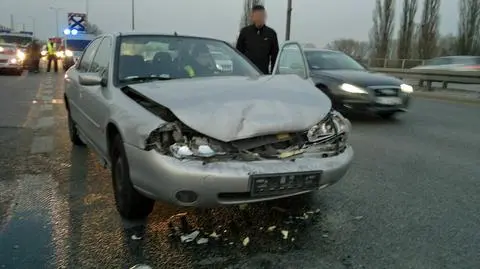 Zderzenie na Trasie Siekierkowskiej. "Dwie osoby zabrano do szpitala"
