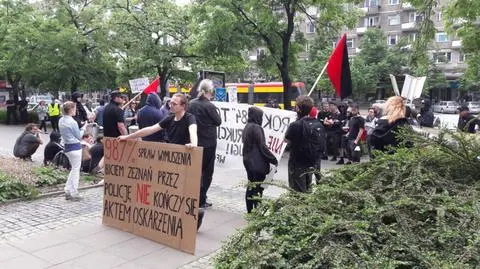 Anarchiści przed sądem i... przed sądem