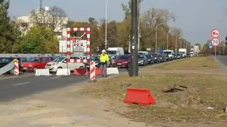 Tir wjechał w bariery na Wisłostradzie