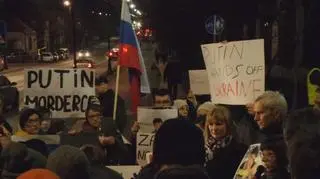 Demonstracja przed ambasadą