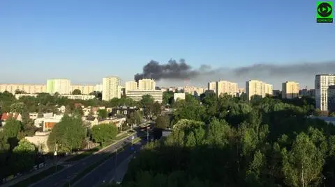 Kłęby czarnego dymu nad Mokotowem