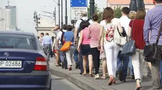 Tramwaje stanęły na moście Poniatowskiego