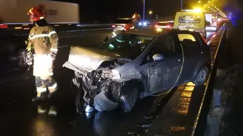 Zderzenie dwóch aut na Wisłostradzie. Jedna osoba trafiła do szpitala 