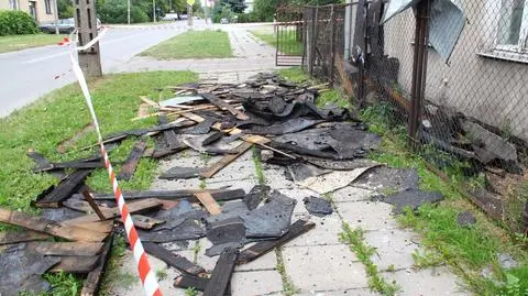 Pogorzelcy z Ursusa nocują w namiotach