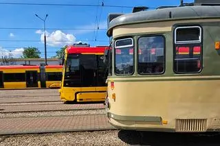 Z Krakowa do Warszawy przyjechał zabytkowy niemiecki tramwaj 