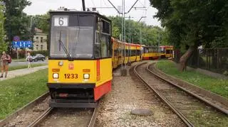 Mercedes zablokował przejazd tramwajów