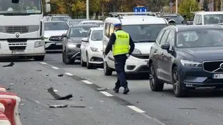 Jedna osoba była zakleszczona w aucie 