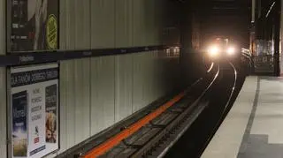 Dyskusja o nocnym metrze