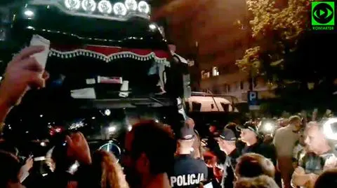 "Chwila niepewności i zdziwienia". Tir wjechał między manifestantów