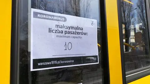 Jak działają limity pasażerów? O poranku wsiadało za dużo osób, musieli zatrzymywać tramwaje