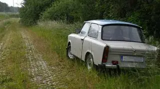 Skradziony przez 17-latków trabant jest atrakcją dla gości karczmy