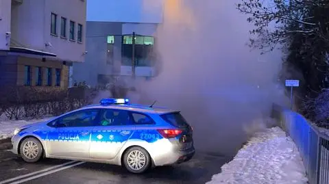 Kłęby pary na ulicy. Kolejna awaria ciepłownicza, tym razem na Ursynowie