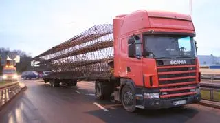 Zepsuty tir zablokował Głębocką