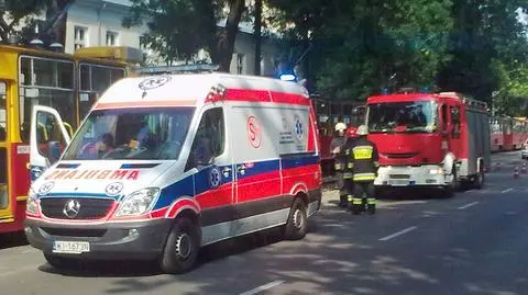 Wjechał pod "74". Kierowca zakleszczony