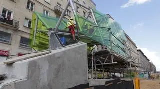 Daszki wejść stacji Świętokrzyska II linii metra