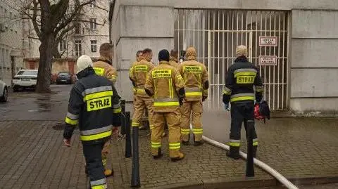 Instalacja tlenowa w Szpitalu Praskim pod kontrolą strażaków. "Dzień jak co dzień"