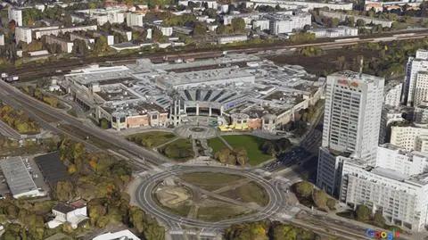 Zgłosił kradzież auta z parkingu. Zdradziła go niehandlowa niedziela