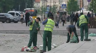 Sprzątanie pl. Zamkowego