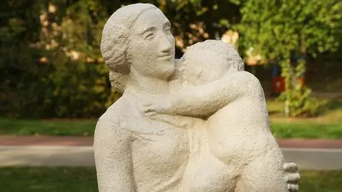 "Kobieta z dzieckiem" jak nowa