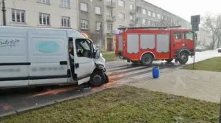 Zderzenie dostawczaka z tramwajem