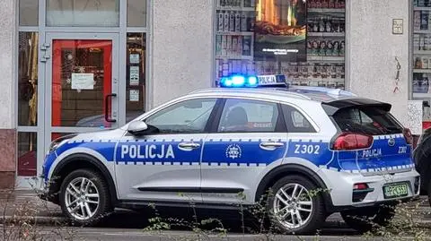 Próba kradzieży w drogerii na Pradze. Ochroniarz dźgnięty nożem