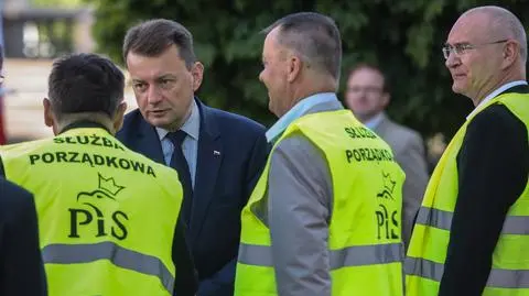 Błaszczak o zajściach podczas miesięcznicy: policja broniła porządku 