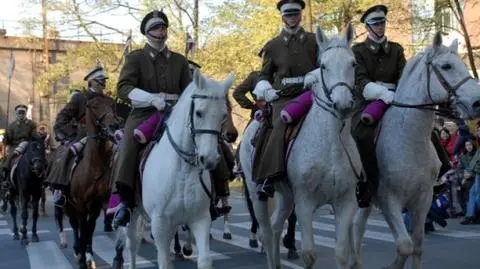 Historyczne mundury i 100 rumaków w defiladzie na 11 listopada