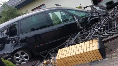 18-latek bez prawa jazdy kontra ogrodzenie