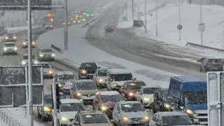 Intensywne opady śniegu w stolicy