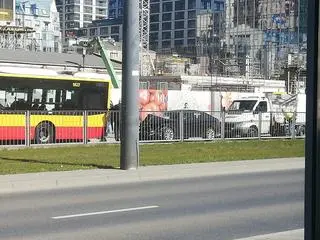 Zderzenie autobusu miejskiego z bmw