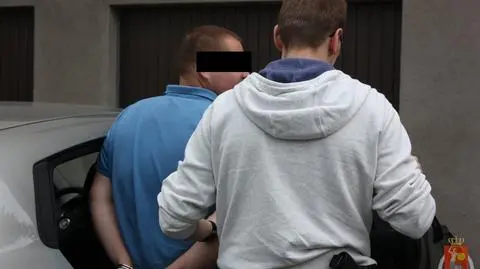 Wyłudzali pieniądze metodą "na policjanta". Wpadli w zasadzkę