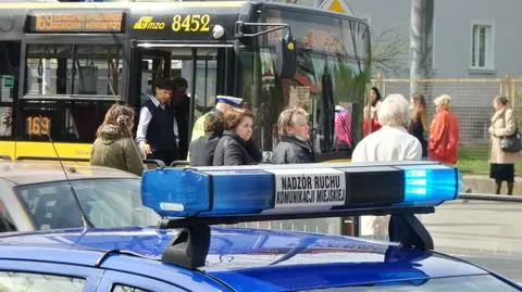 Autobus potrącił przechodnia. Stały tramwaje na 11 Listopada