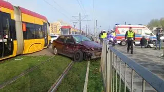 Zderzenie tramwaju z oplem na Światowida