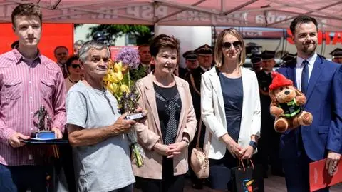 Uratowali kobietę i małe dziecko. "Warszawa jest z was dumna"