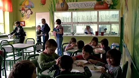 "To szukanie oszczędności w żołądkach młodych obywateli"