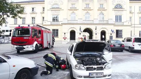 Daewoo straży miejskiej paliło się na policyjnym parkingu