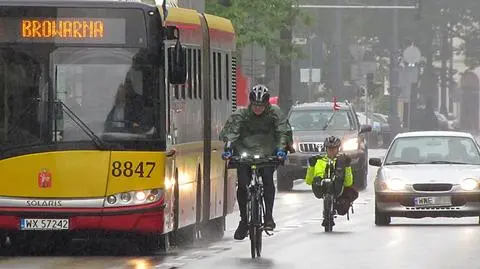 Urzędnicy uczą, jak jeździć na rowerze