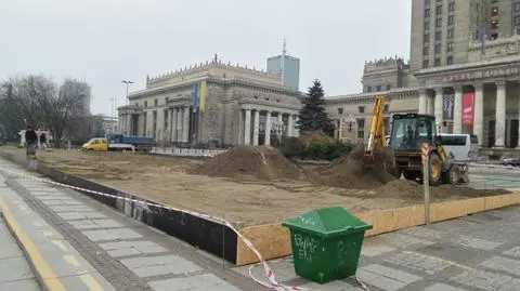 Przed Pałacem już montują lodowisko. Będzie bezpłatne